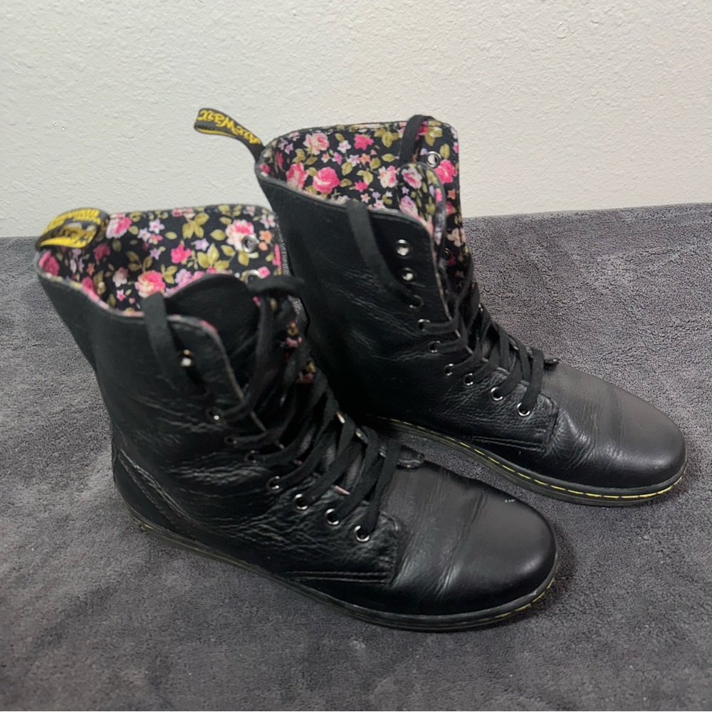 Dr Martens Stratford Combat Boots Women Sz 9 Black Floral Lined Leather Lace Up